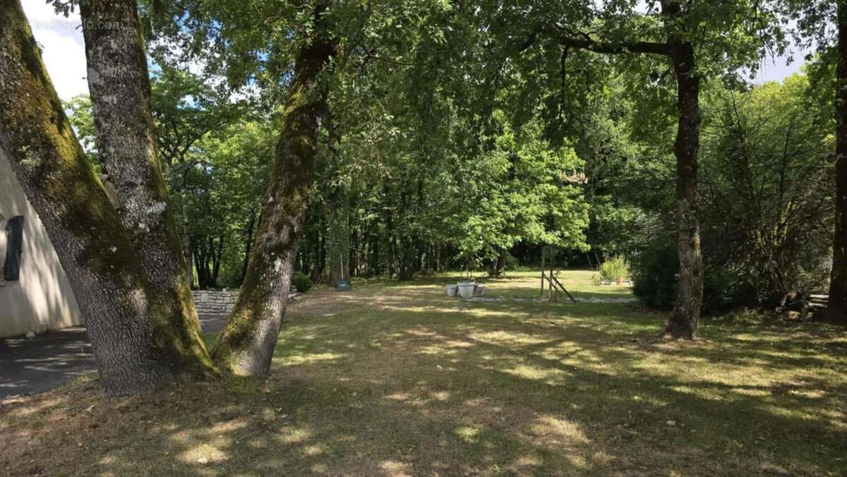 Maison à FOUQUEBRUNE
