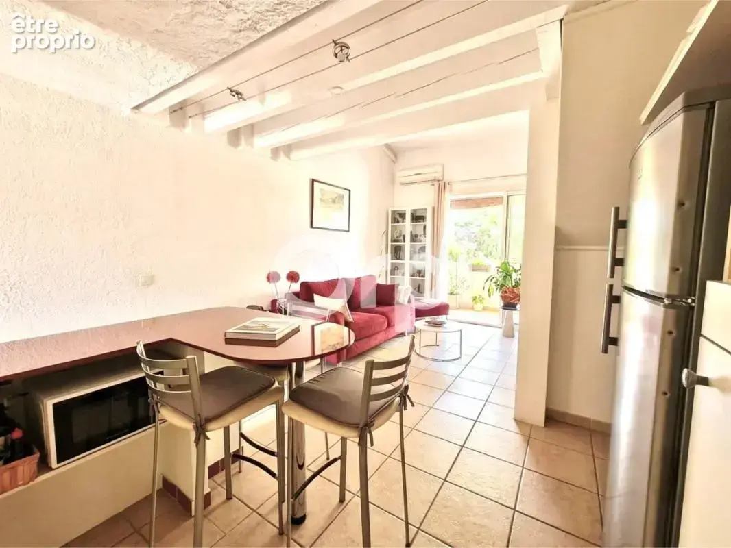 Logement avec terrasse - parking privé et cave - piscine / résidence sécurisée - photo 5