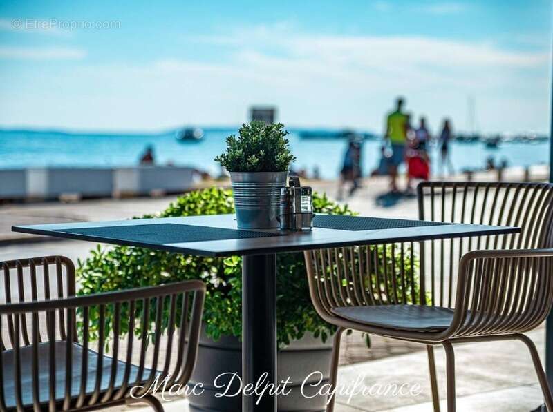 Commerce à CANET-EN-ROUSSILLON