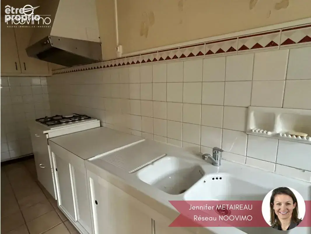 Maison ancienne de bourg de 122 m2 avec dépendances - photo 6