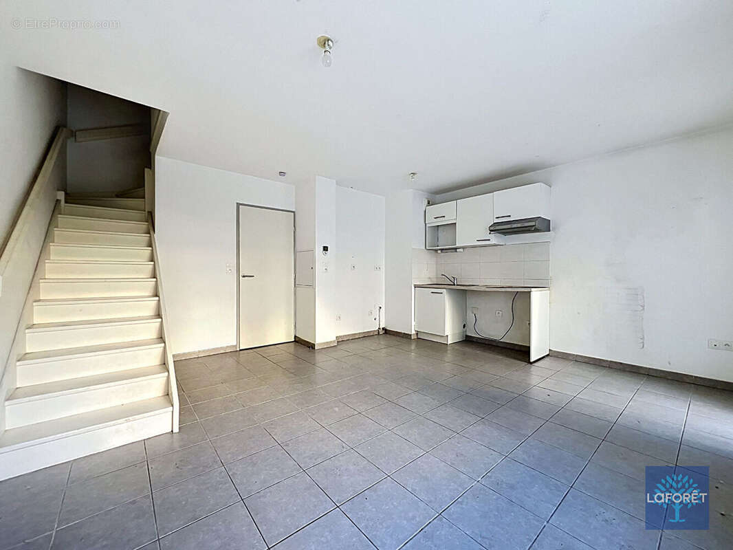 EXCLUSIVITÉ - Type 3 en Duplex - avec grande terrasse de 26 m² + parking en sous-sol - photo 6
