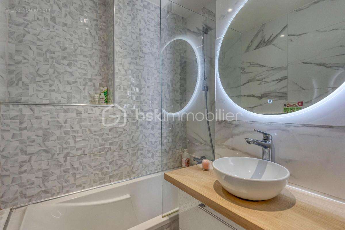 Appartement à LE PONT-DE-CLAIX