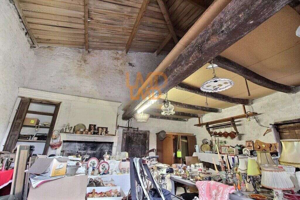 Maison avec dépendances à rénover – Les Touches-de-Périgny (1716 - photo 17