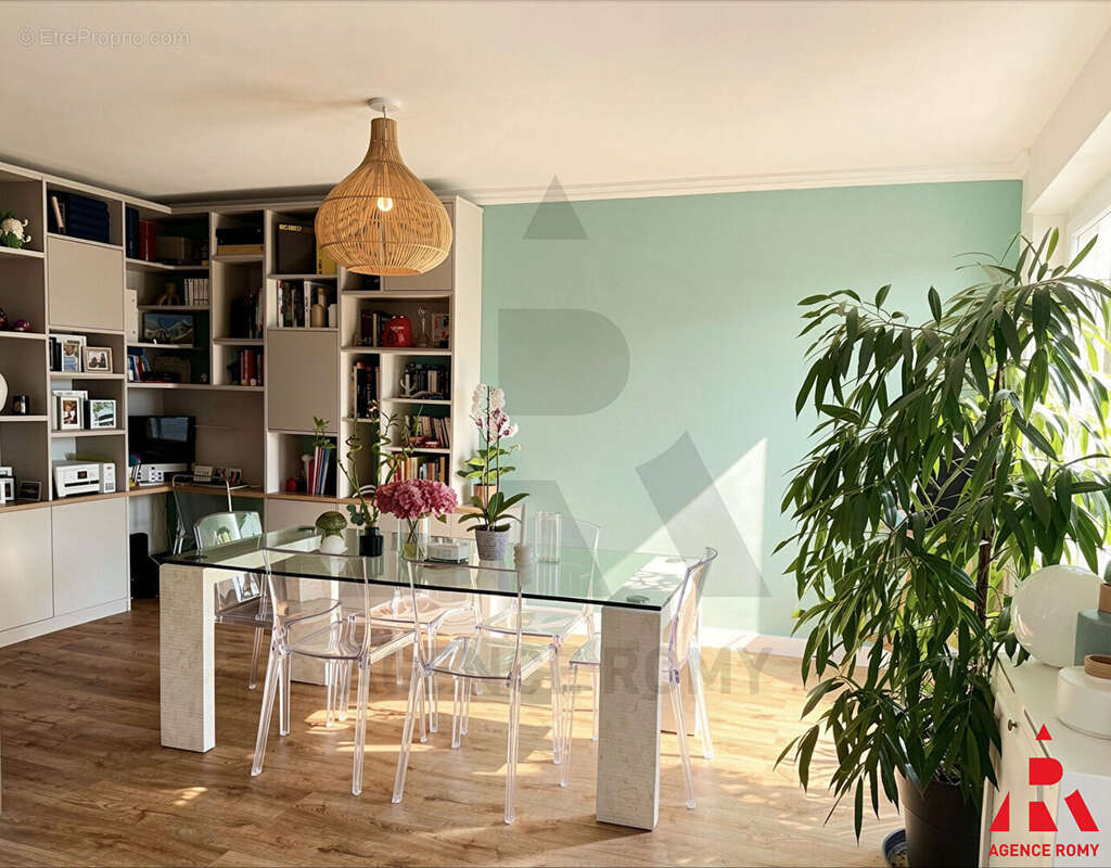 4/5 pièces RENOVÉ avec balcon - cave et parking BOX - photo 2
