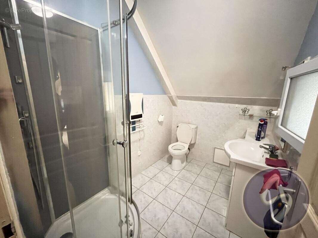 Maison de charme avec dépendances et fort potentiel - Proche - photo 10