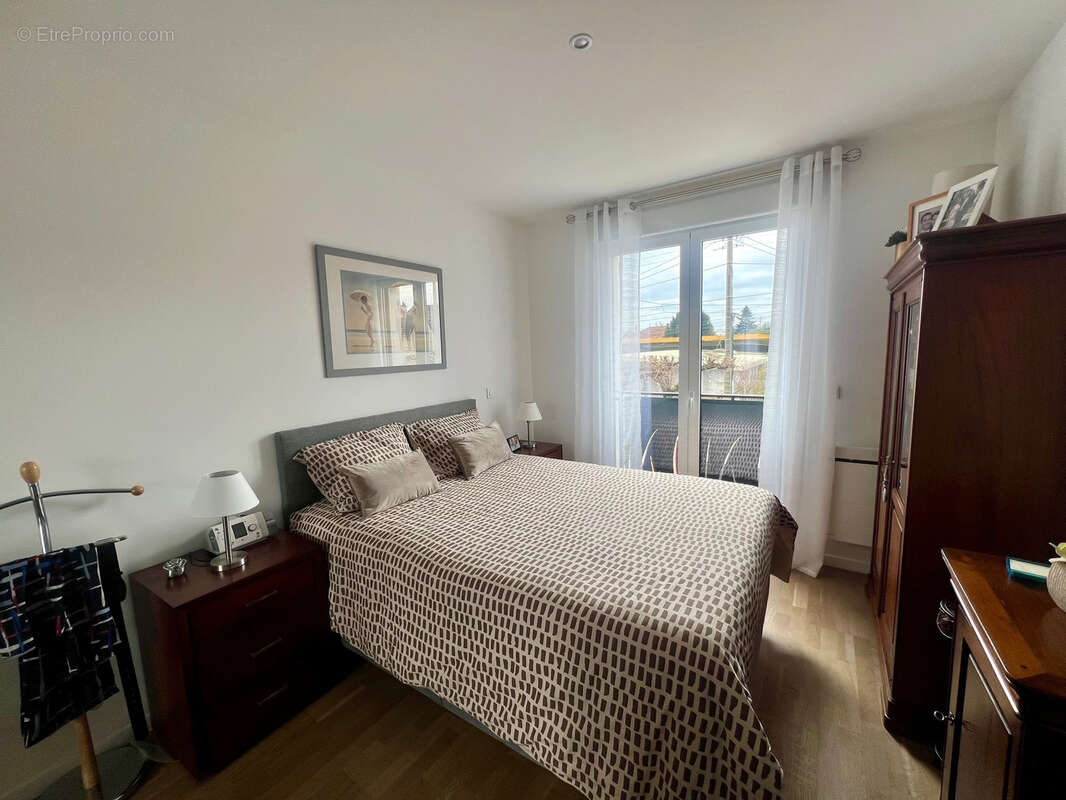 Appartement à PARAY-VIEILLE-POSTE