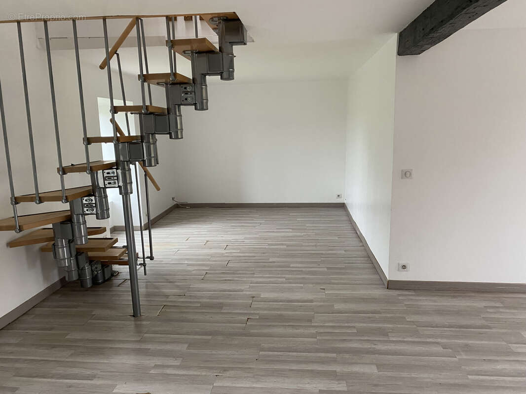 Maison à SAINT-HILAIRE-LES-PLACES