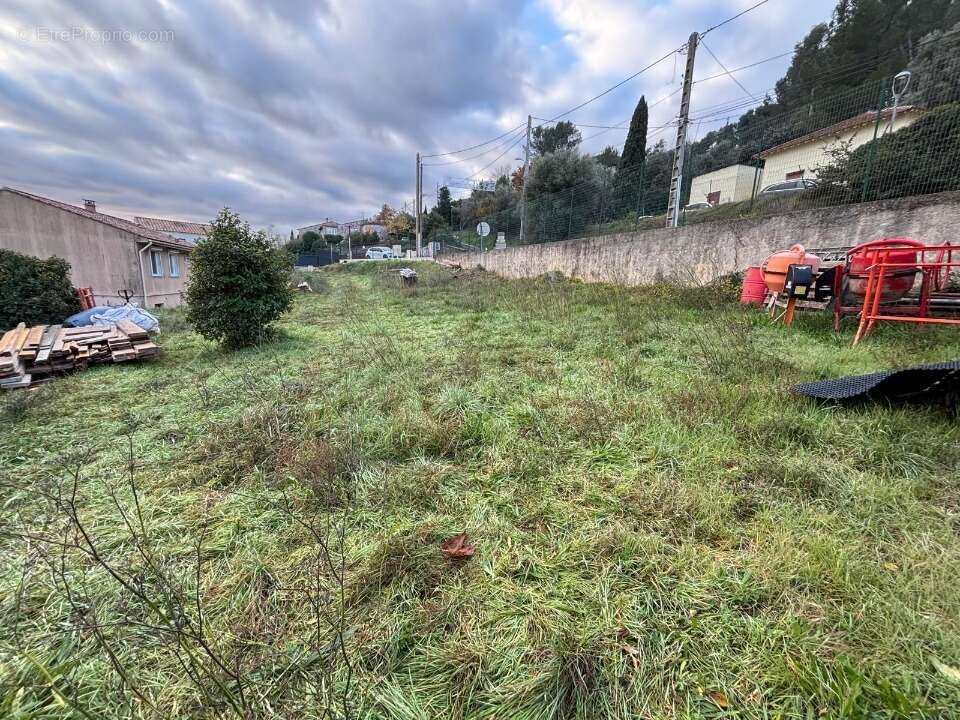 Terrain 400 m² à Carnoules  - photo 4