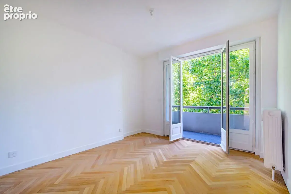 Vente appartement T5, fraichement rénové, balcon, sans vis à vis - quartier Saxe - photo 8