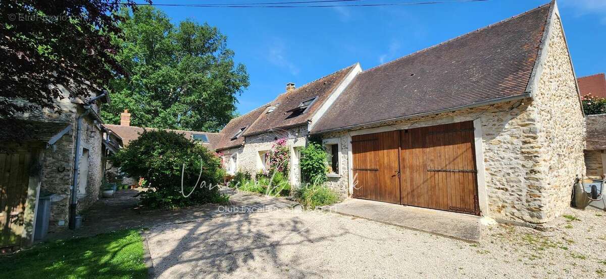Photo 4 - Maison à LE VAL-SAINT-GERMAIN