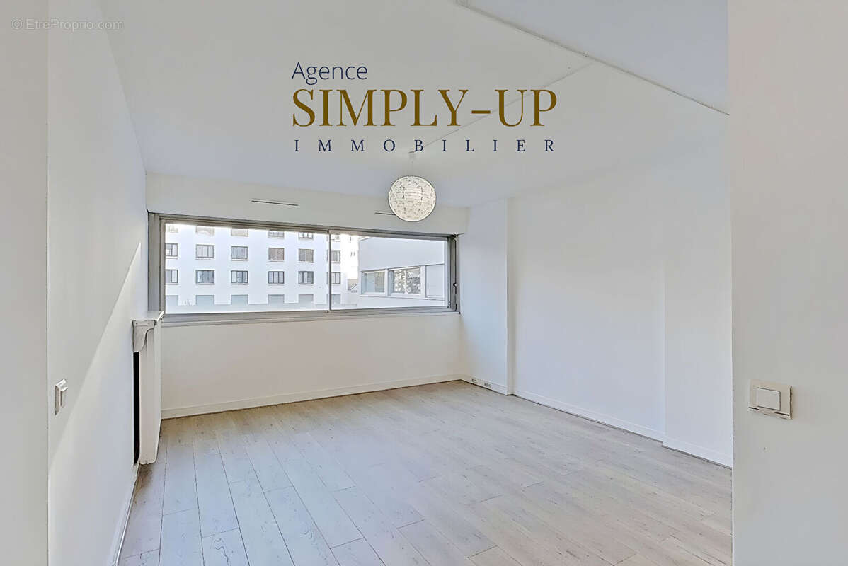 Appartement à PARIS-15E