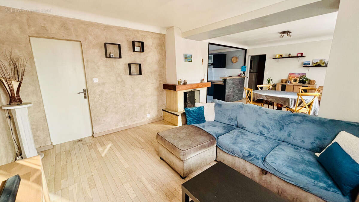 Maison à LA CHAPELLE-DES-MARAIS