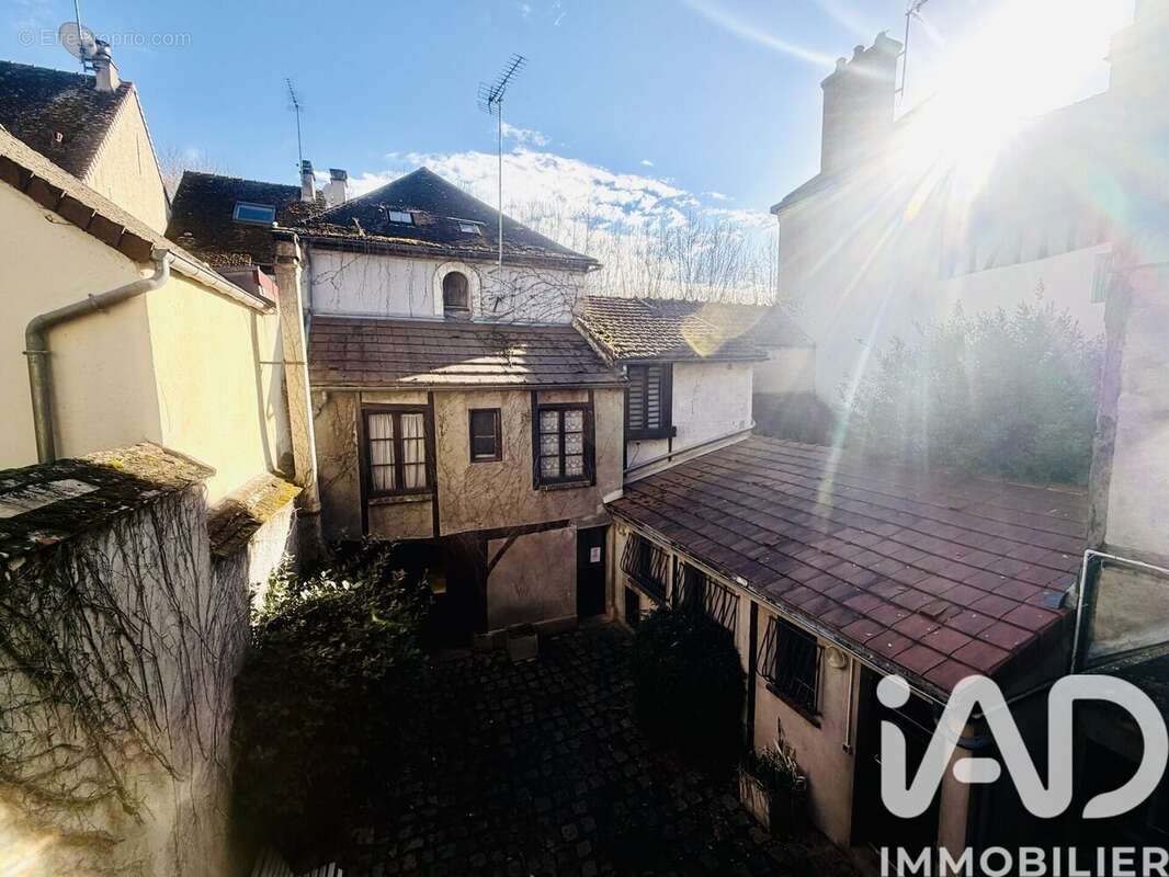 Appartement 350 m² à Sens  - photo 4