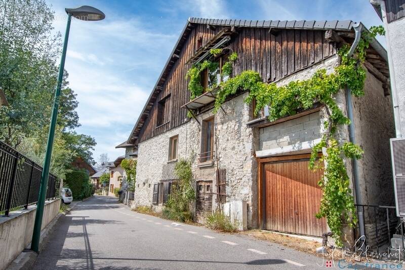 Appartement à FRANCIN