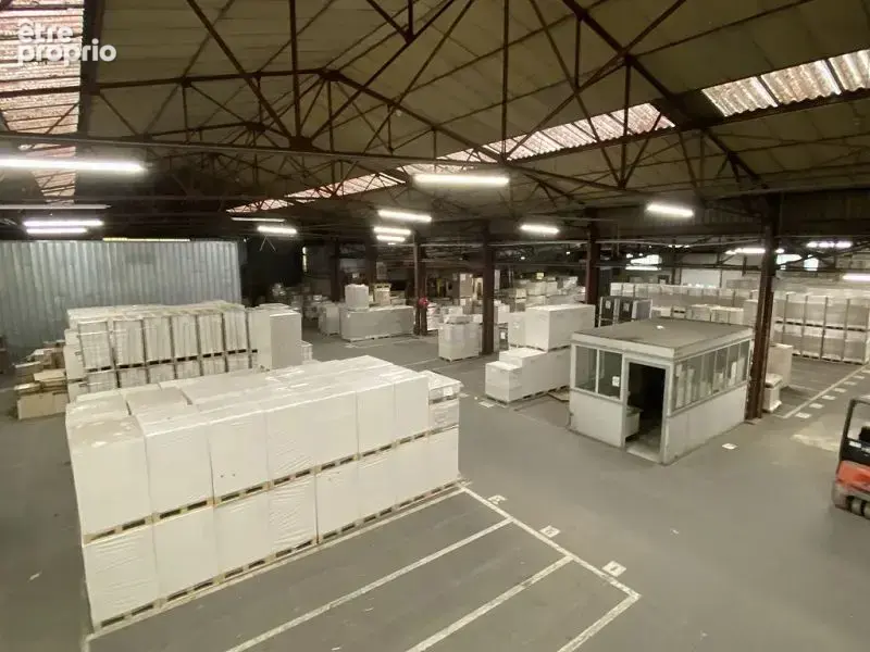 Commerce 5500 m² à Montbrison  - photo 7