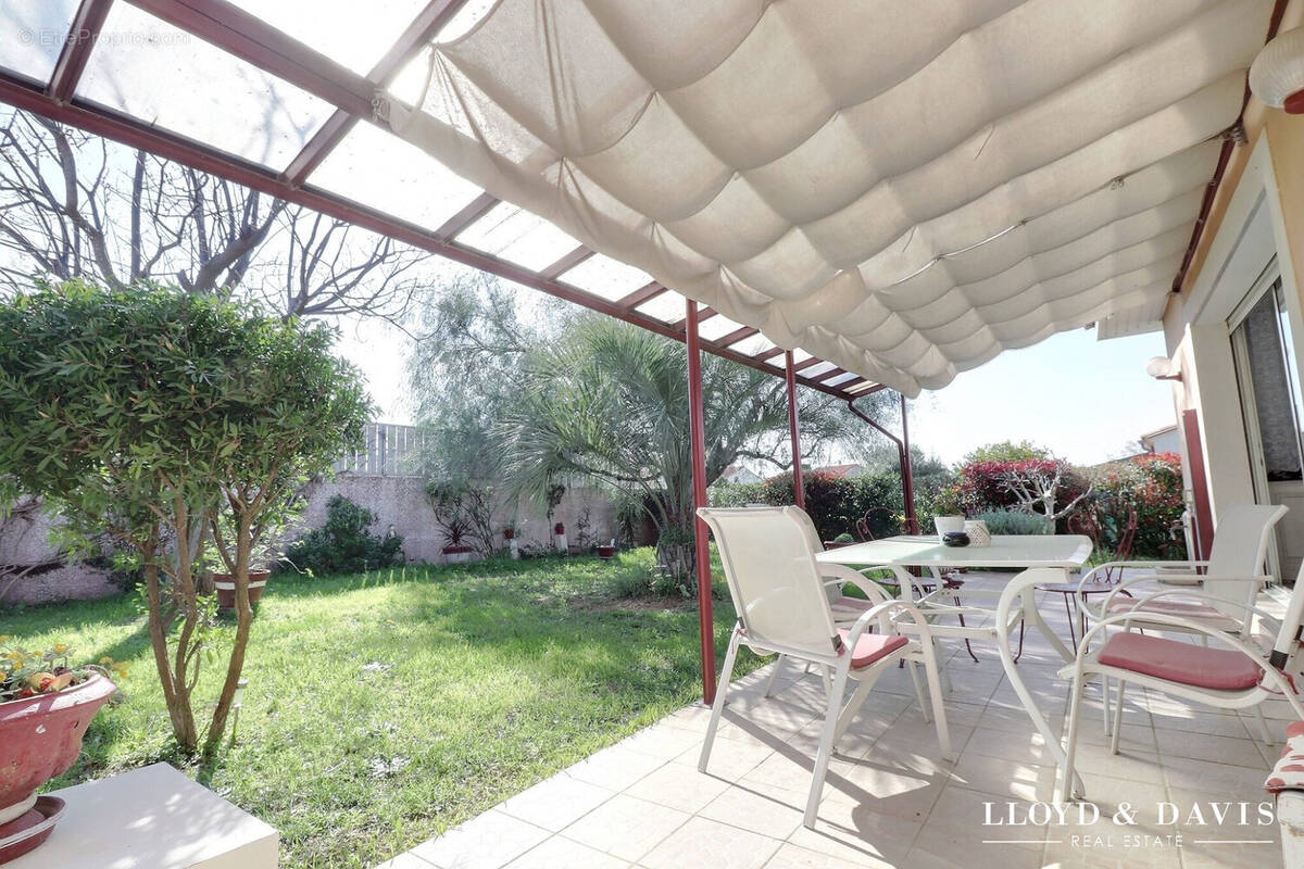 Maison à VILLENEUVE-DE-LA-RAHO