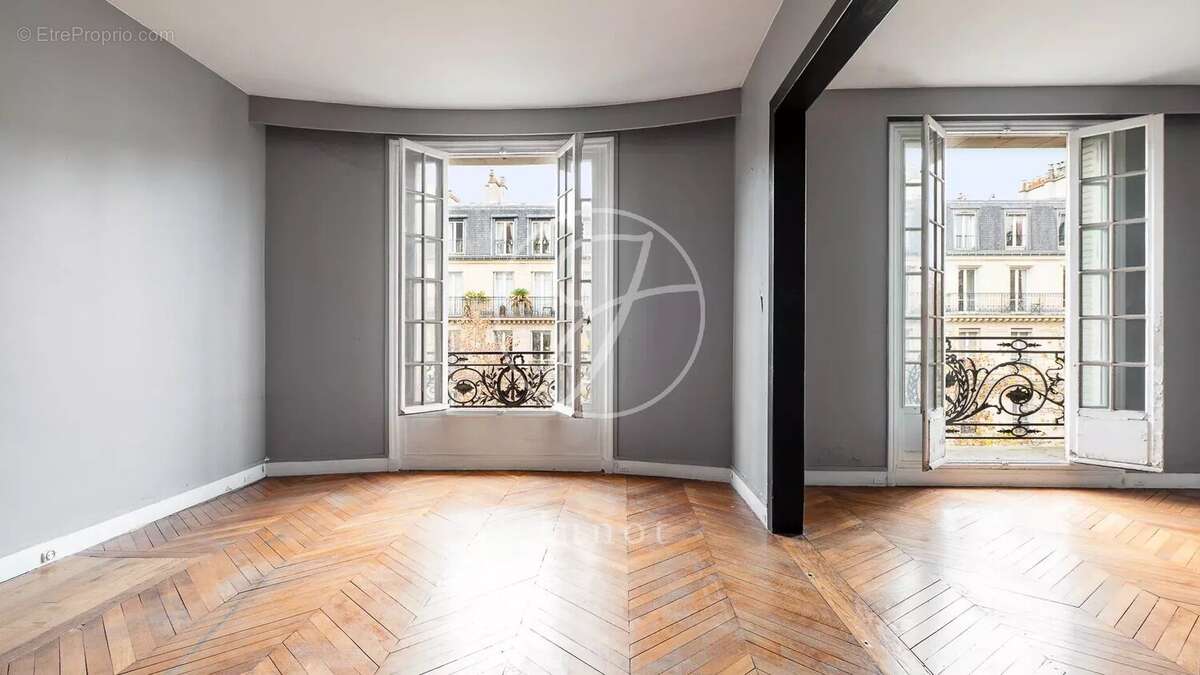 Appartement à PARIS-7E