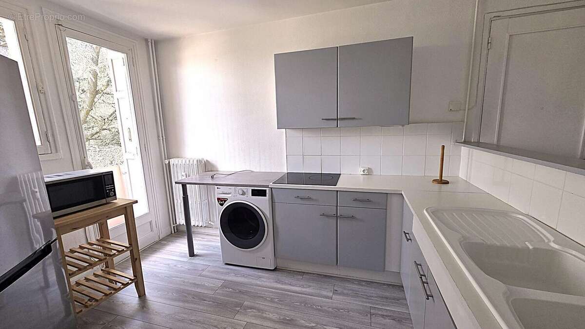 Appartement 41 m² à Saint-Etienne  - photo 2