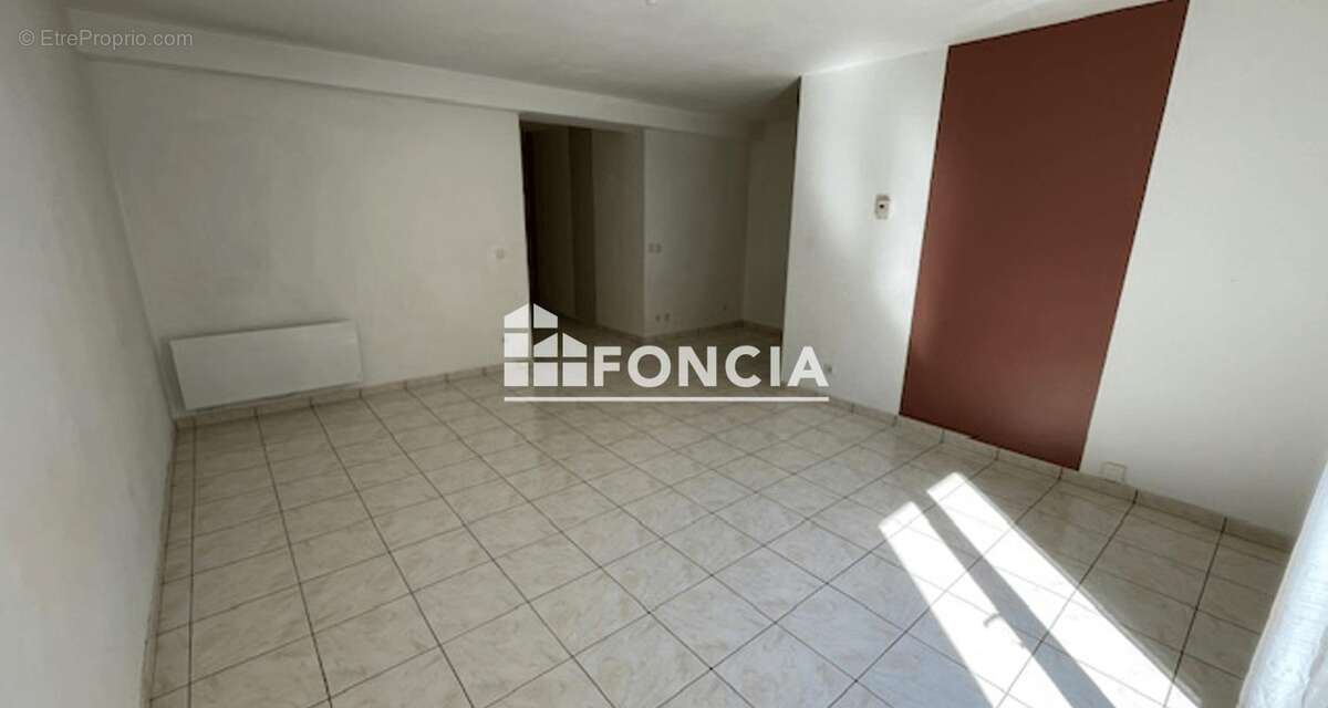 Appartement à LA FERTE-ALAIS