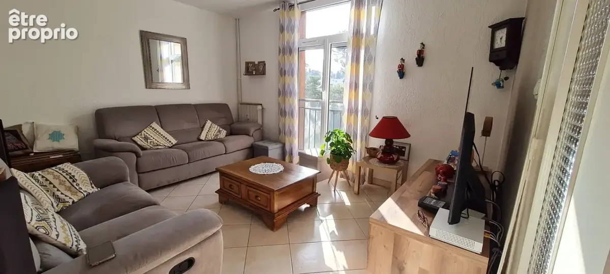 NIMES à vendre T5 de 84 m² 3 chambres, garage individuel, balcon, jardin commun, parking - photo 3