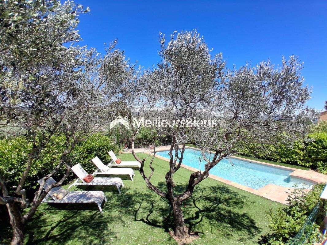 Maison à ROQUEBRUNE-SUR-ARGENS