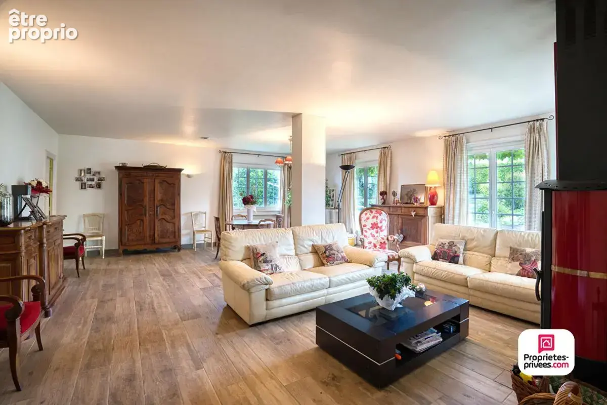Maison familiale de 232 m² habitables + sous sol complet - Communay - photo 2