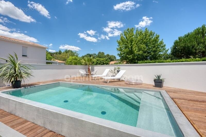 Maison à VILLENAVE-D'ORNON