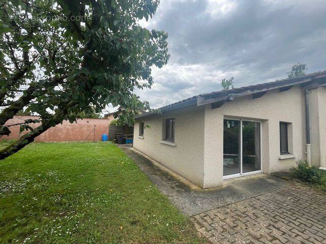 Terrain à CAILLOUX-SUR-FONTAINES