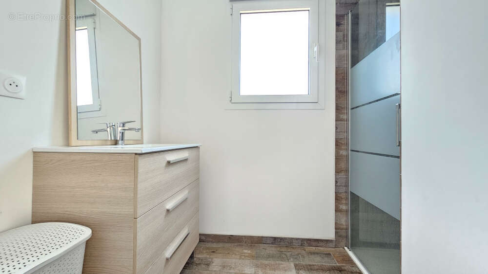 Maison 72 m² à Echire  - photo 4