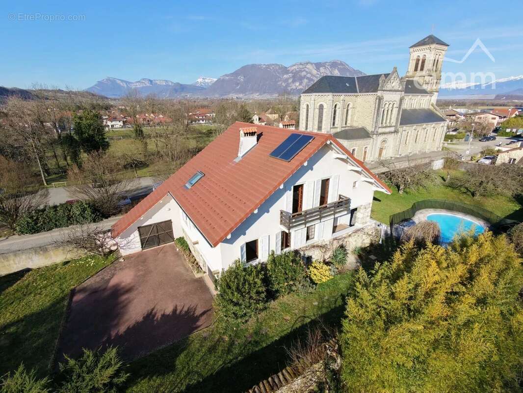 Maison à CHAPAREILLAN