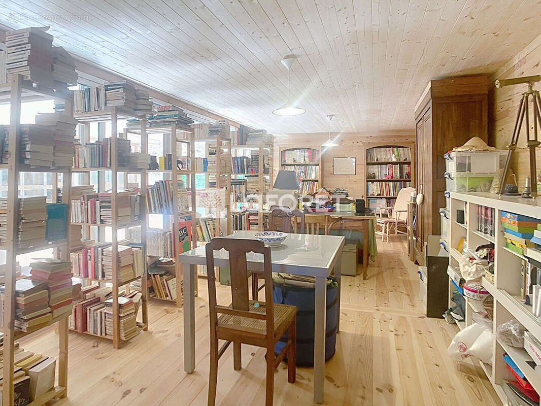 Maison à SAINT-DENIS-DES-MURS