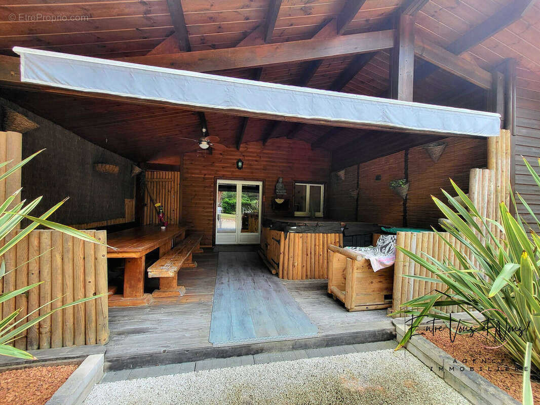 Maison 140 m² à Saint-Martin-Curton  - photo 2