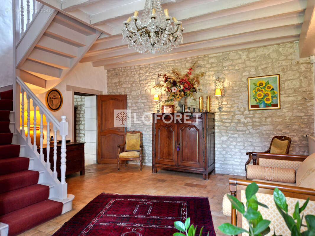 Maison à VERNEUIL-LE-CHATEAU