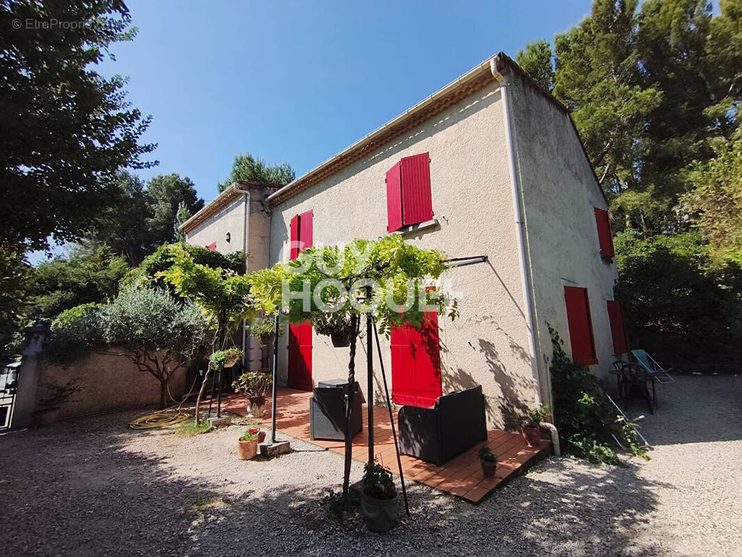 Maison à PERNES-LES-FONTAINES