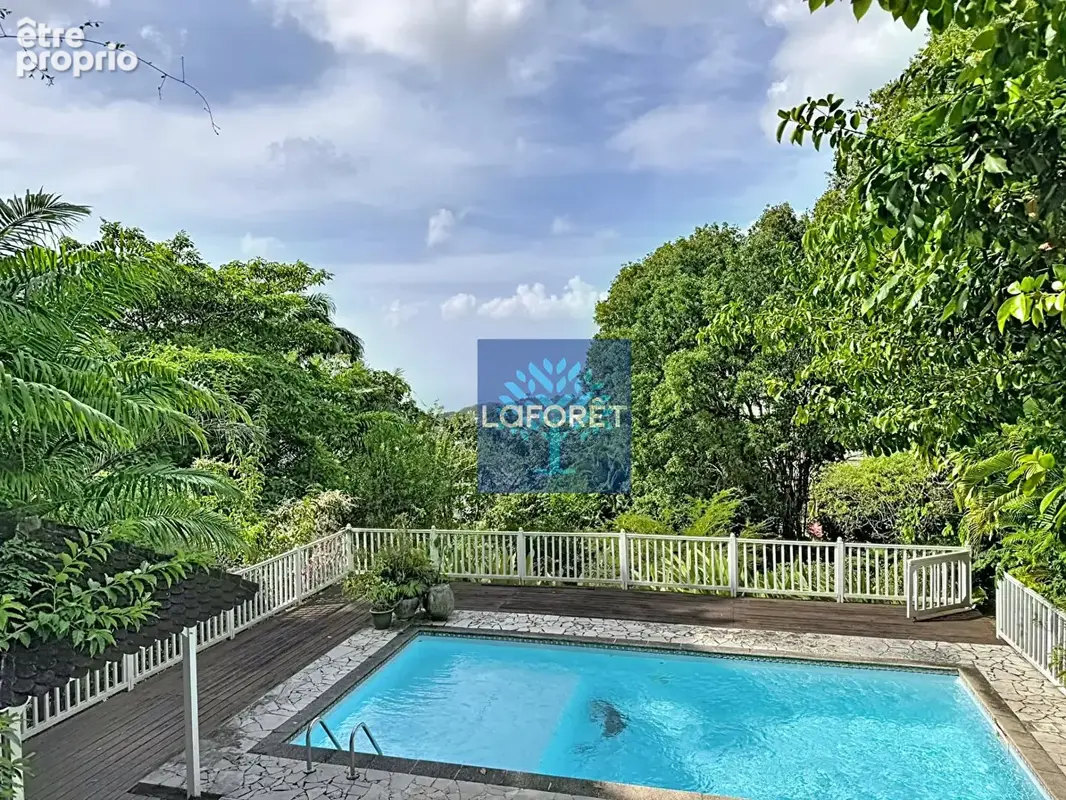 A vendre : Une magnifique villa T6 avec une seconde villa secondaire T3 à Fort-de-France - photo 12