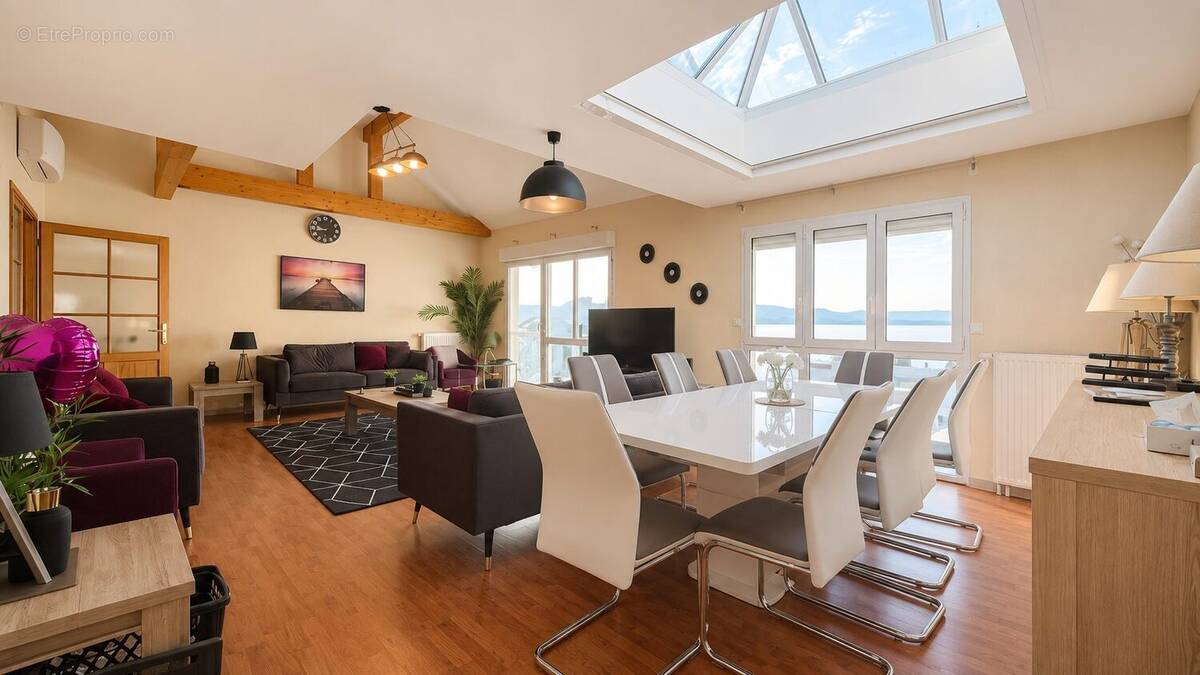Appartement à EVIAN-LES-BAINS