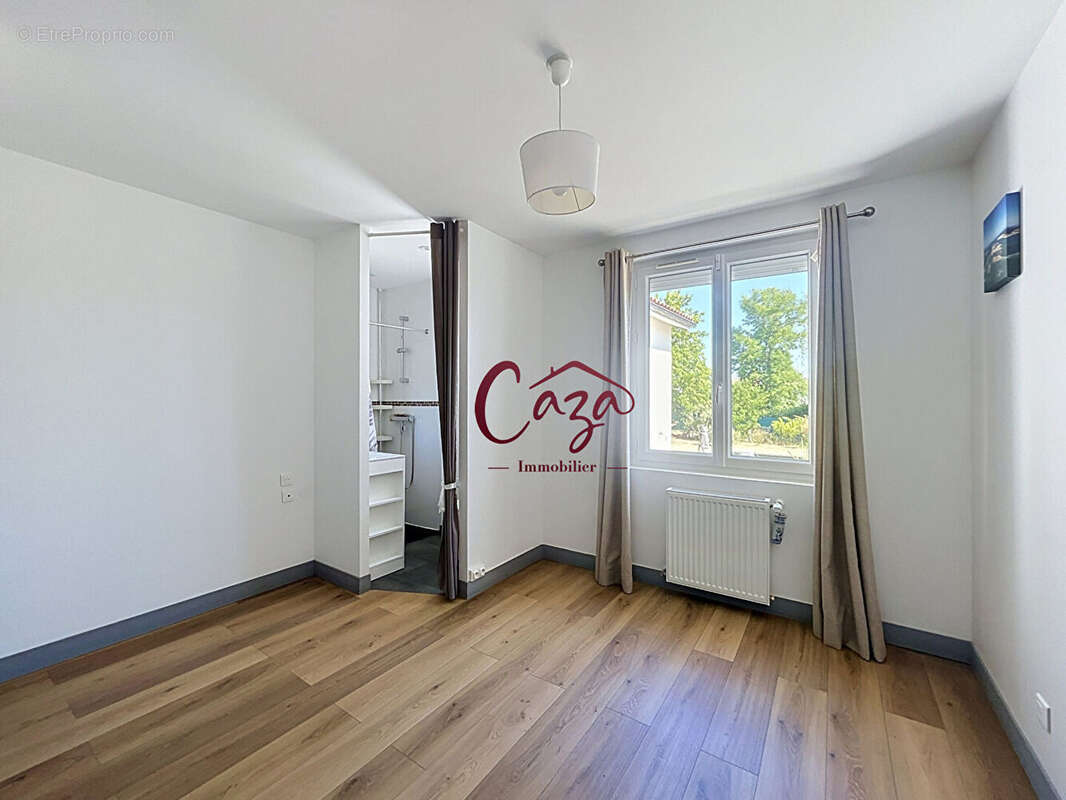 Maison familiale rénovée avec studio indépendant Bassens - photo 4