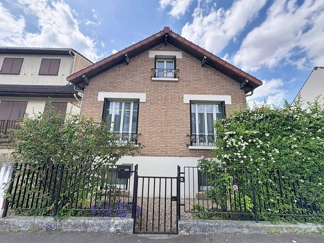 Maison à L'HAY-LES-ROSES