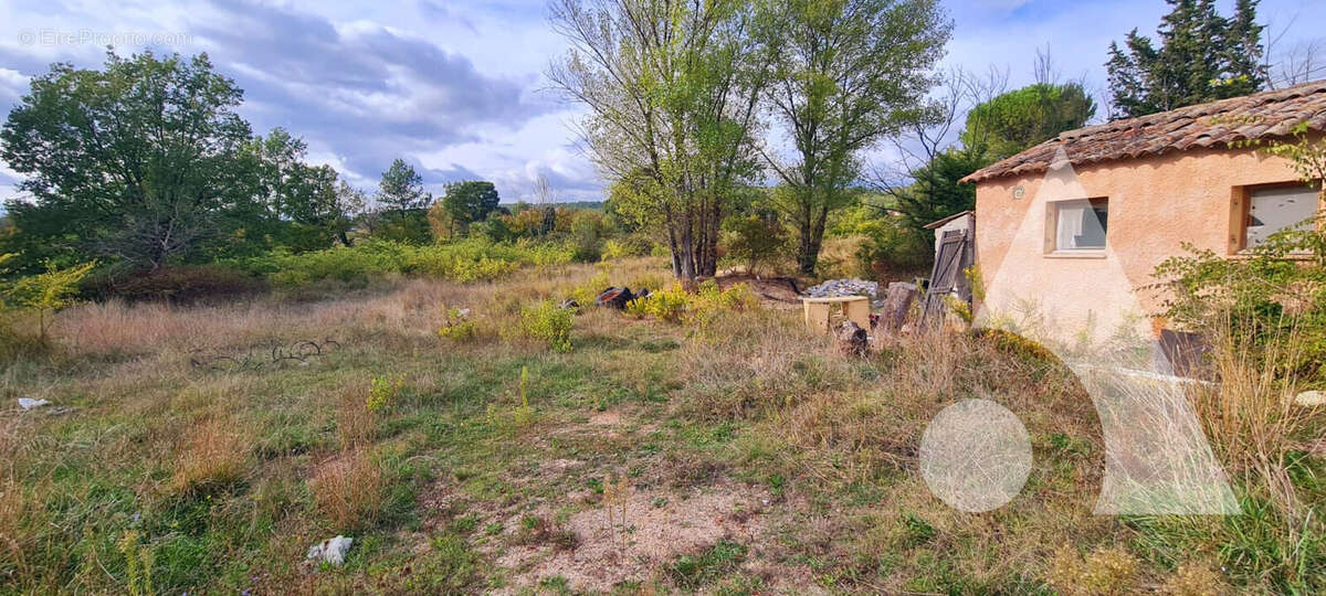 Terrain à VILLECROZE