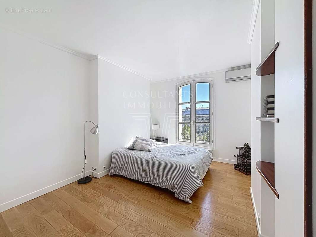 Appartement à NEUILLY-SUR-SEINE