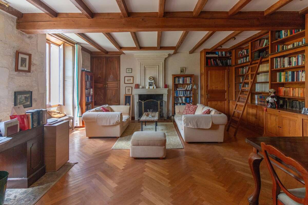 Maison à SAINT-SULPICE-DE-COGNAC