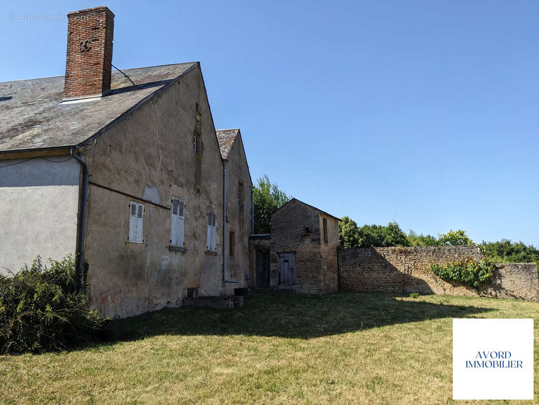 Maison 217 m² à Villequiers  - photo 4