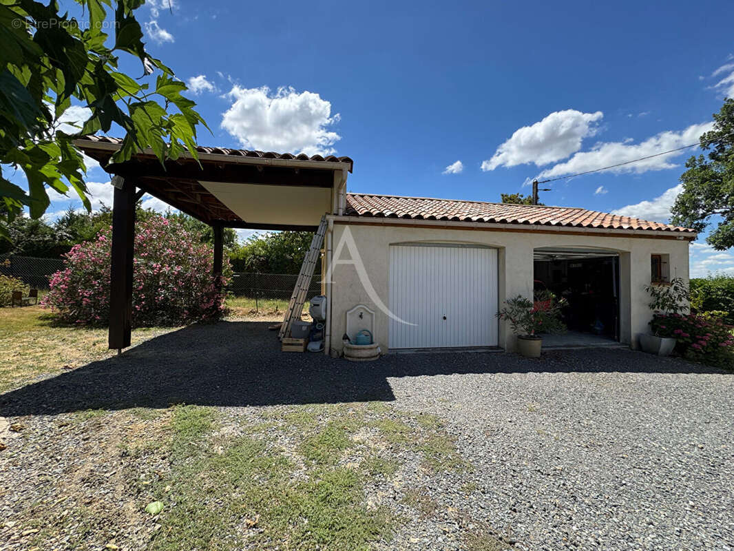 Labessiere-candeil. maison de +/- 131 m² - photo 6