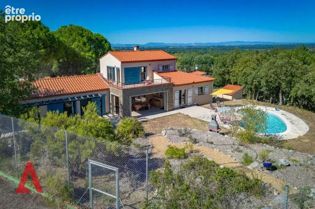 Superbe villa offrant : vue imprenable, grand terrain, piscine et un terrain de tennis! - photo 14