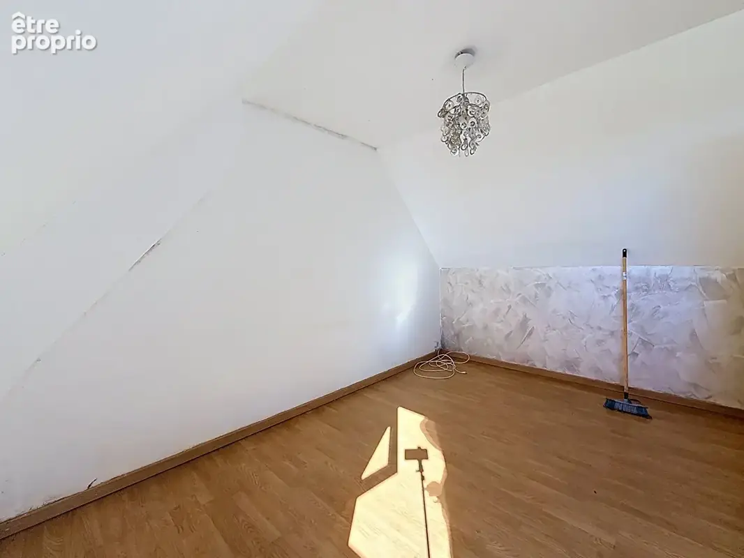 Maison individuelle , 2 chambres , sous sol total ! - photo 9