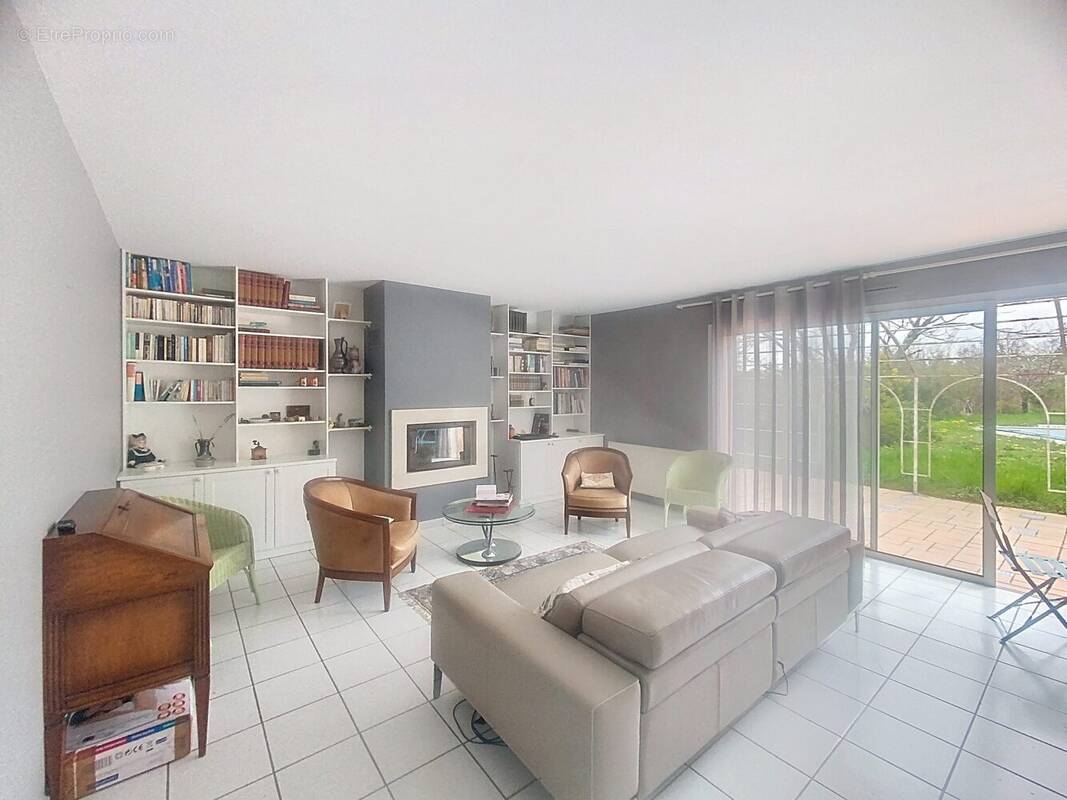 Maison 128 m² à Puygouzon  - photo 5