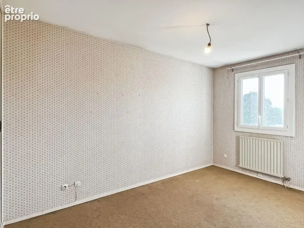 LORIOL - Maison À Vendre - Une maison pleine de potentiel, idéale pour votre projet de vie - photo 6