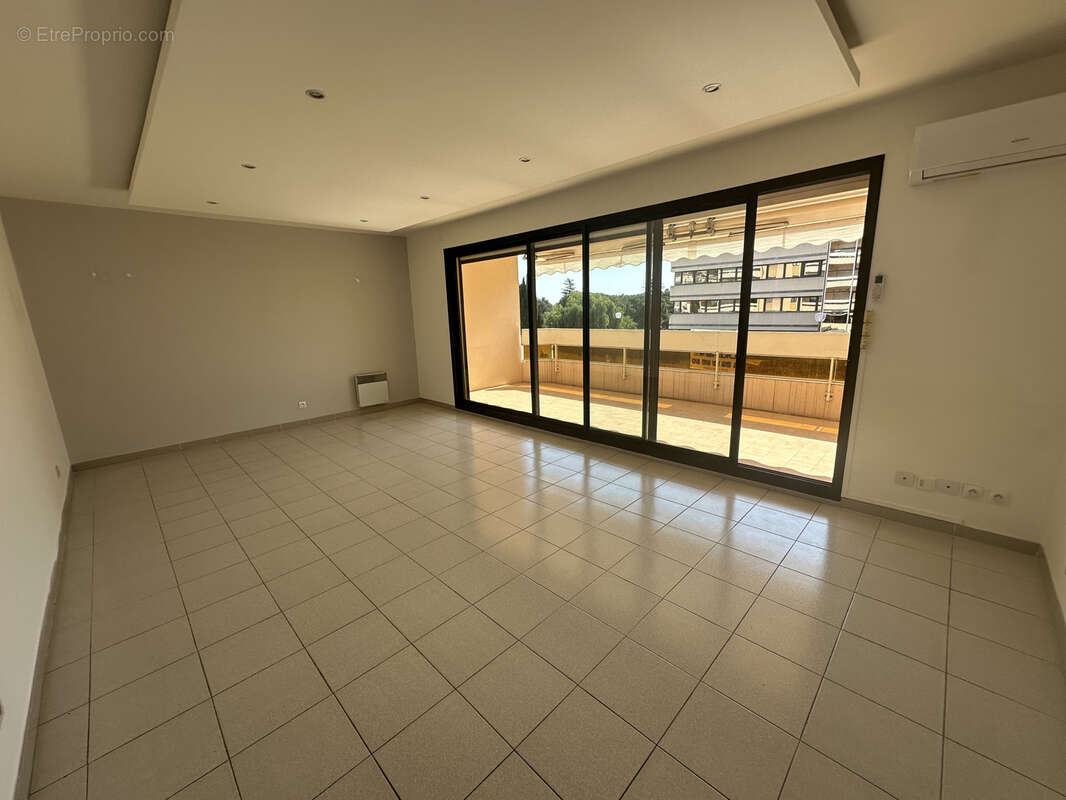 Appartement à HYERES