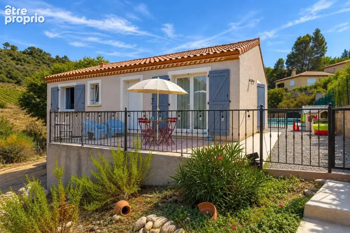 Villa avec piscine et vue dégagée, à 900 m du centre de Roquebrun - photo 2
