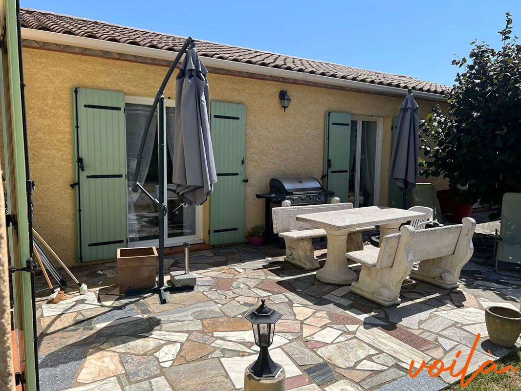 REF : MARBRES - Maison plain pied 4 ch - jardin - abris de garage - photo 3